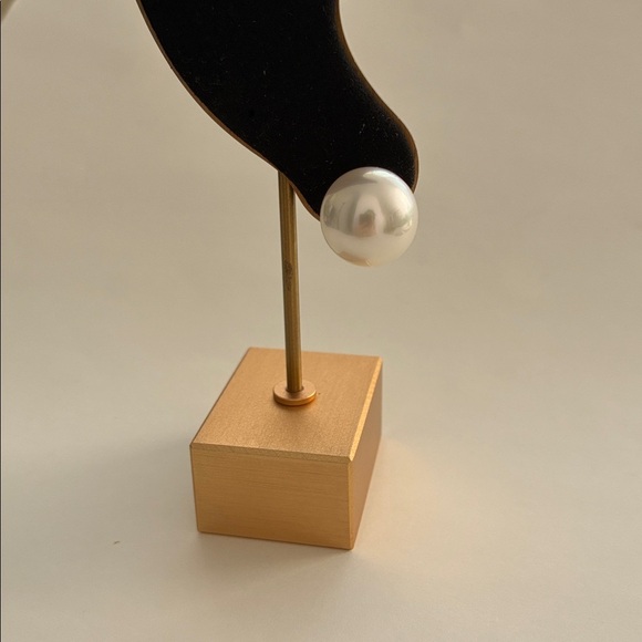 Rainbow Elegant Swarovski Pearl and Gold Earrings - Picture 6 of 9